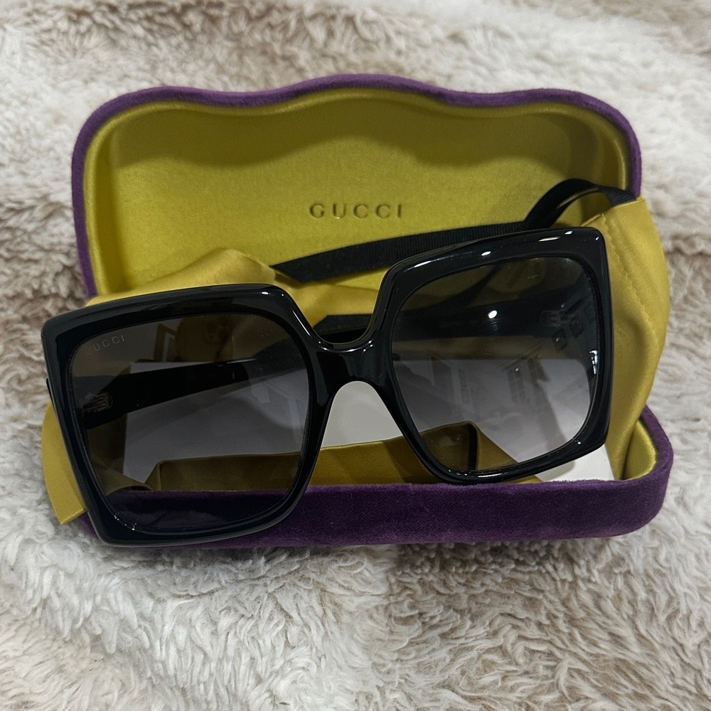 Gucci Black Oversized Sunglasses